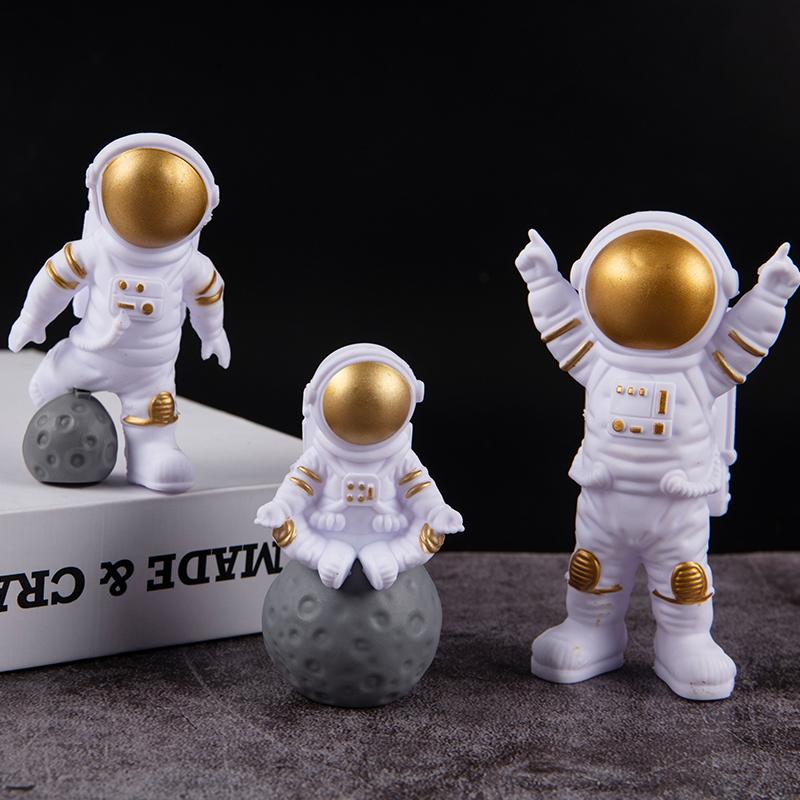 3 шт. Пластиковая статуэтка астронавта Статуя Скульптура астронавта Образовательная игрушка Настольное украшение для дома Модель астронавта Подарок для детей