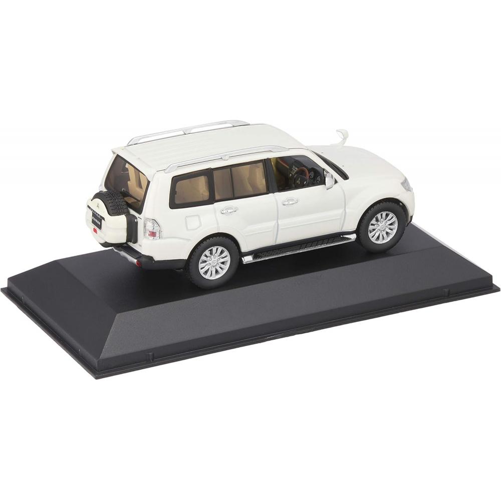 Международная торговля First43 First43 Mitsubishi Pajero 4wd 2010 Жемчужно-белый 1:43 Масштаб F43075
