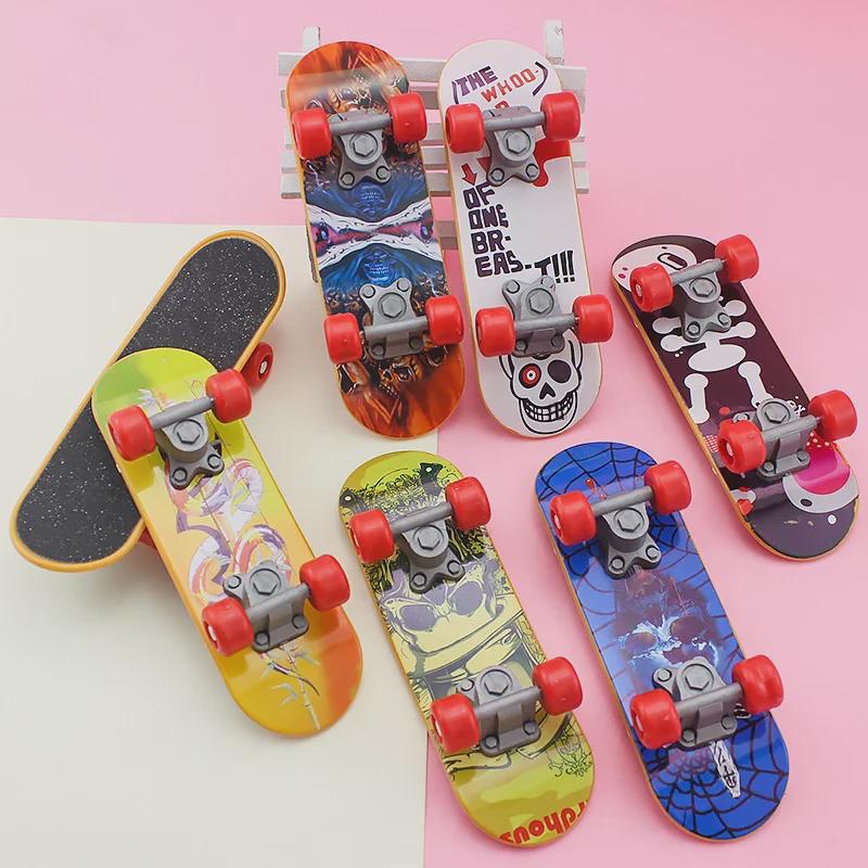 Douyin Boy Cartoon Finger Skateboard - Popular Toy Collectible