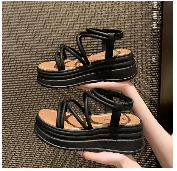 Модные босоножки на платформе для женщин, лето 2024, новые модные босоножки на высоком каблуке с узкими ремешками для женщин, открытые римские пляжные туфли с открытым носком, черные, белые
