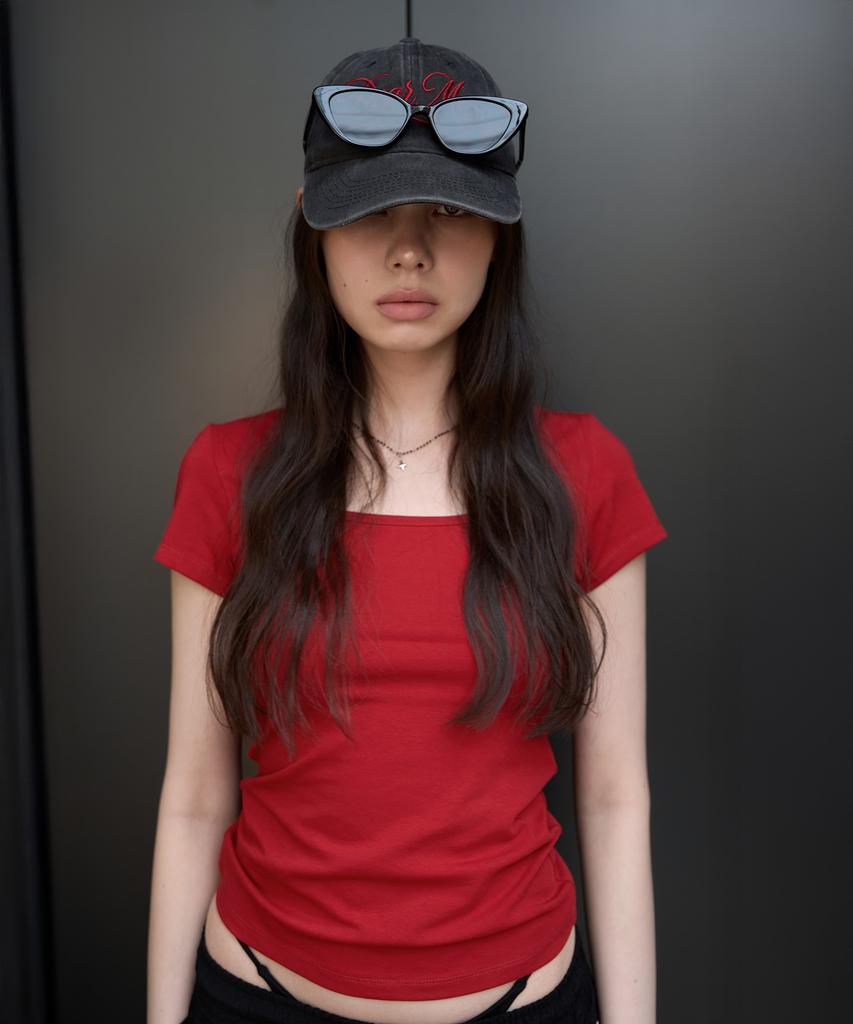 DEAR,ME Slim Fit Square Neck T-Shirt [Red]