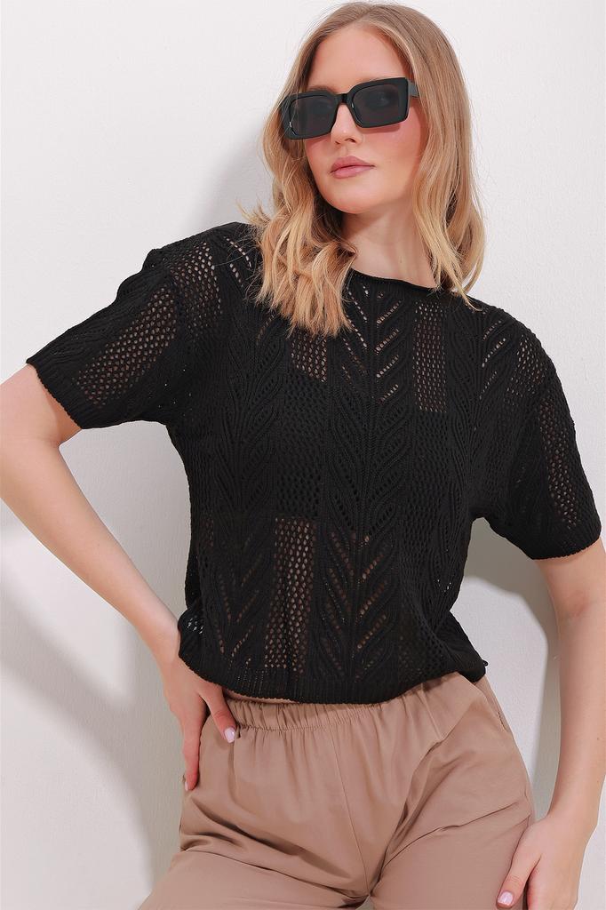 Women's Blouse New Season Fashion Biscuit Crew Neck Openwork Half Sleeve Seasonal Knitwear Blouse