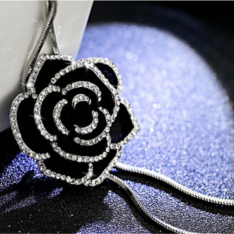 Подвеска женская "Роза" из металлического сплава со стразами на длинной цепочке регулируемой длины