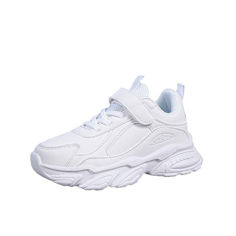 New spring collection of children's athletic shoes: soft-soled, non-slip running shoes for boys, and fashionable, casual leather shoes for girls
