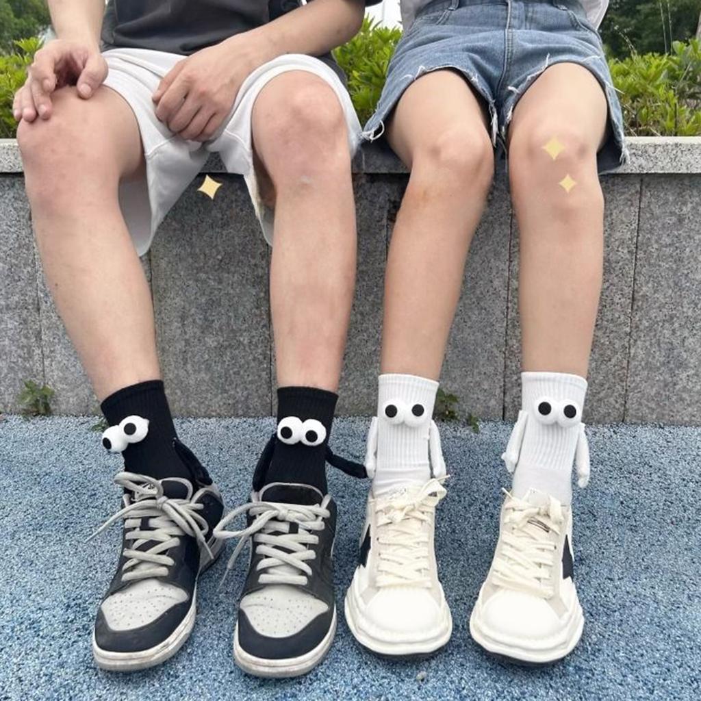 10Pairs Club Celebrity Ins Fashion Funny Creative Magnetic Attraction Hands Black White Cartoon Eyes Couples Sox Socks