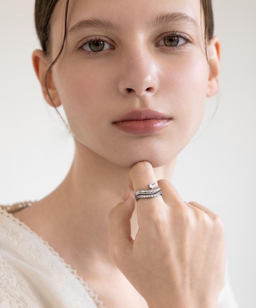 Изогнутое кольцо Tatiana с кубическим цирконием Cr1896