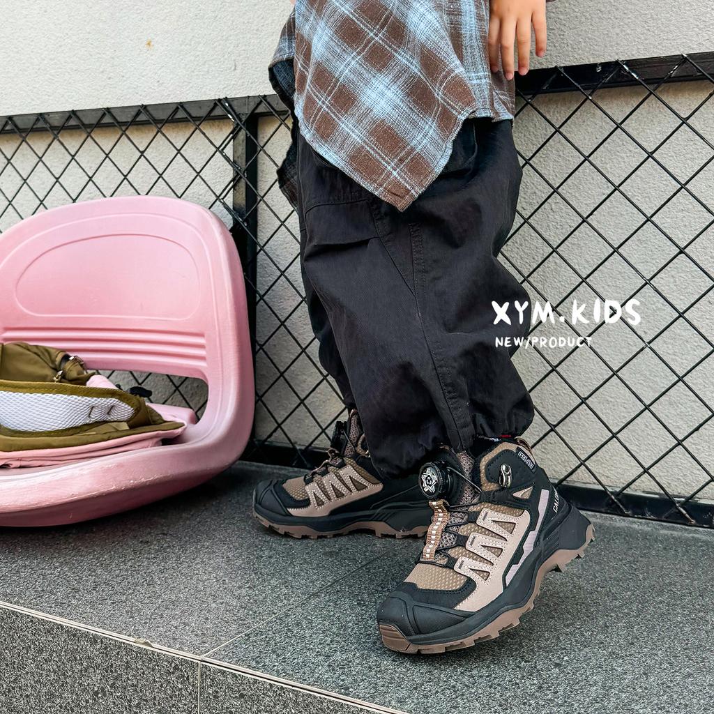 Детская походная обувь две хлопковые туфли 2025 зима новые одноклассники вращающаяся пряжка на открытом воздухе бархатные мальчики и девочки спортивная обувь