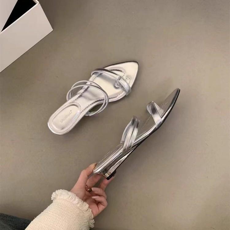 Обувь для женщин 2024 года, горячая распродажа, женские тапочки на плоской подошве, модный комплект с носками, женские сексуальные тапочки с острым носком на плоской подошве