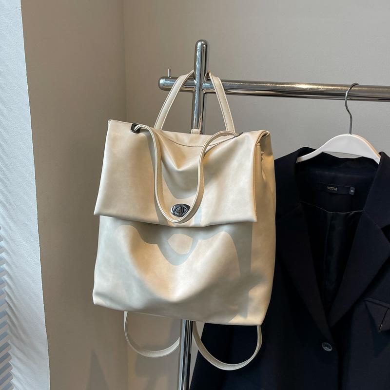 Korean version ins fashion backpack women's 2025 autumn and winter new simple casual large capacity versatile short-distance backpack