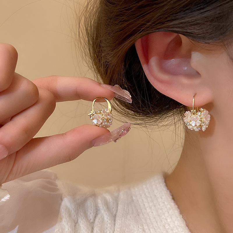 Light Luxury Niche Design Shell Flower Ball Earrings for Women Ins Trendy Internet Celebrity Same Style Flower Earrings