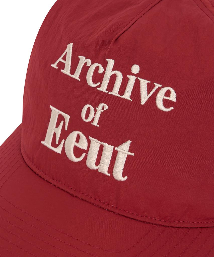 Кепка-бейсболка Iuteu Archive Of Eeut/Красная