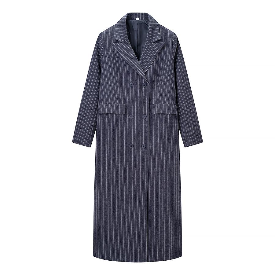 Пиджак в полоску с двубортной застежкой, ранний осенний сезон 2025