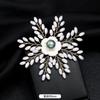 Handmade High-end Temperament Luxury Pearl Snowflake Brooch Women's High-end Sense Elegant Corsage Coat Pin Accessories
