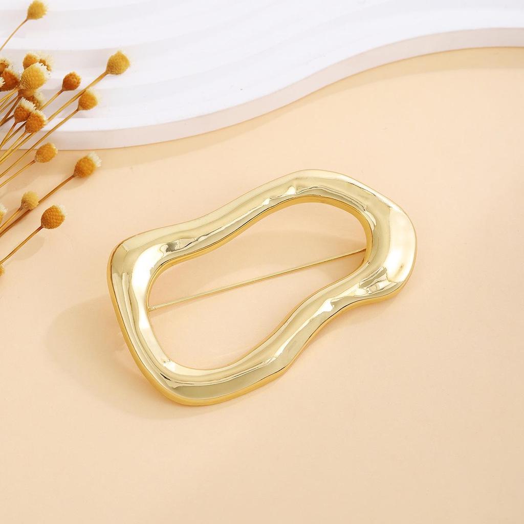 Элегантная европейская и американская овальная брошь неправильной формы — гладкий, роскошный, высококачественный осенне-зимний модный аксессуар для женщин.