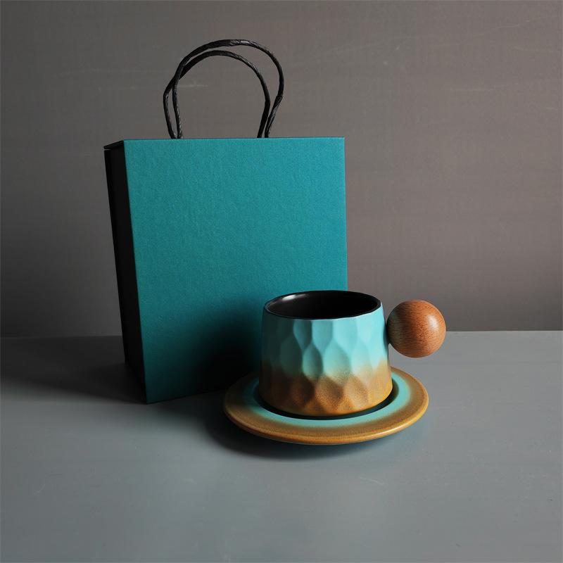 Высококачественная легкая роскошная керамическая кофейная чашка, подарочная чашка, креативный набор кофейных чашек и блюдец, простой для домашнего использования