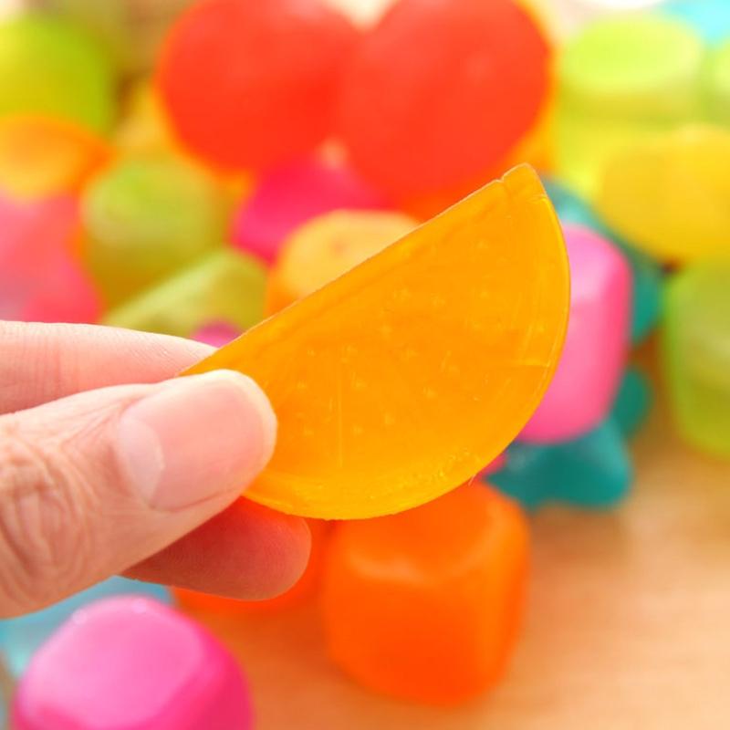 6 Pieces Refreezable Ice Cubes Washable Plastic Ice Cubes Reusable Non-Diluting Ice Cubes for Cocktails Drinks Vodka