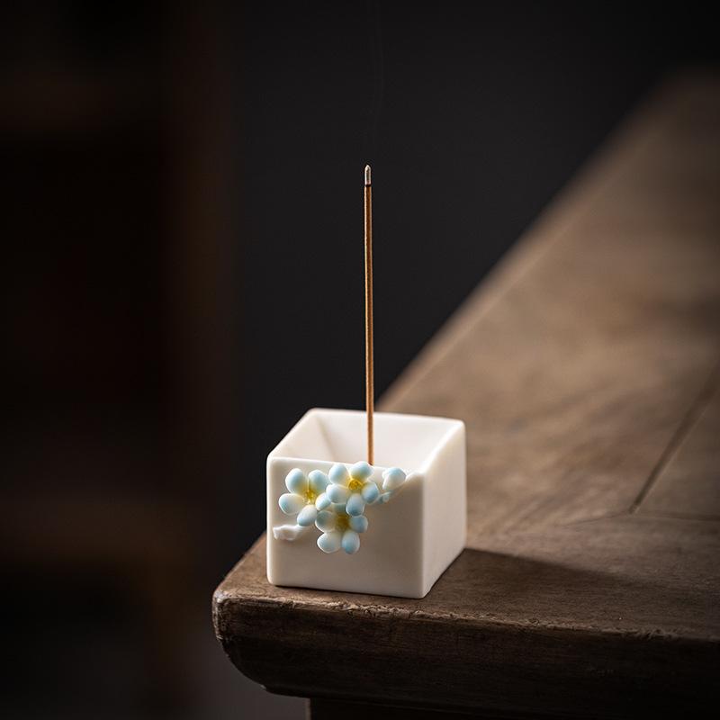 Креативная ручная работа, подщипнутая слива, подставка для благовоний, чайный столик, белый фарфор, столик для благовоний, подставка для благовоний, вертикальная вставка для благовоний, маленькое украшение