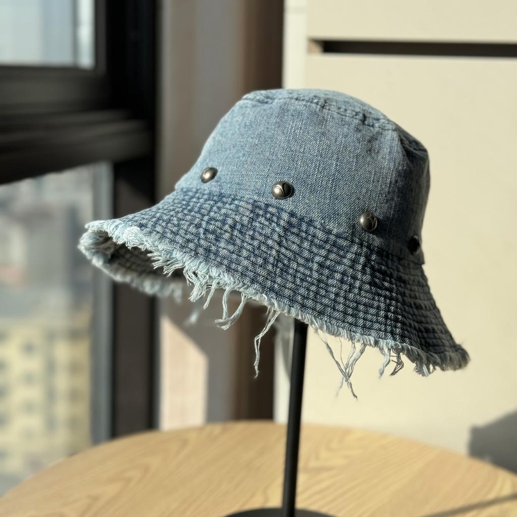 New vintage distressed raw edge denim fisherman hat for women, spring and summer, large brim sun protection hat, versatile rivet bucket hat