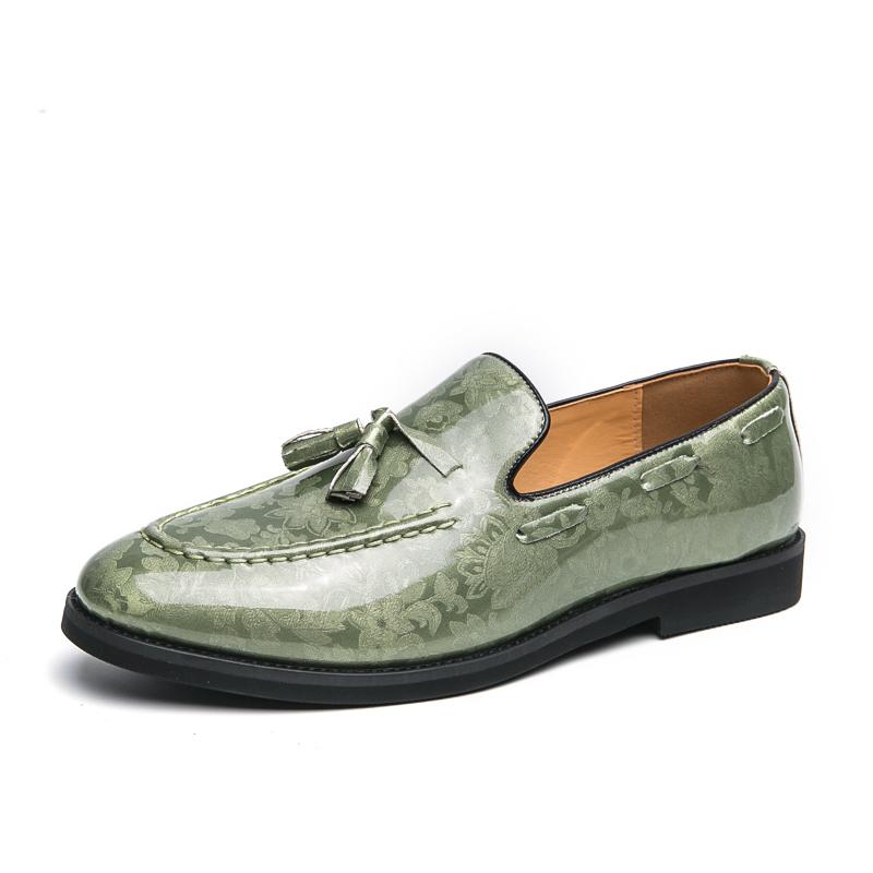 Fashion 2024 New Spring Soft Suede Loafers for Men Tassel Slip On Leather Casual Shoes White Moccasins Classic Business Shoes Luxury