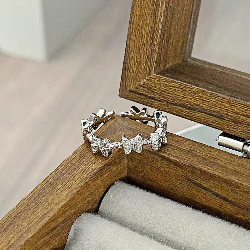 Изысканное Супер Вспышка Ряд Бриллиантов Zir*****Pen Кольцо-Подсветка Роскошная Нишевая Высокий Уровень Моды Кольцо на Указательный Палец для Поездок Персонализированное Кольцо