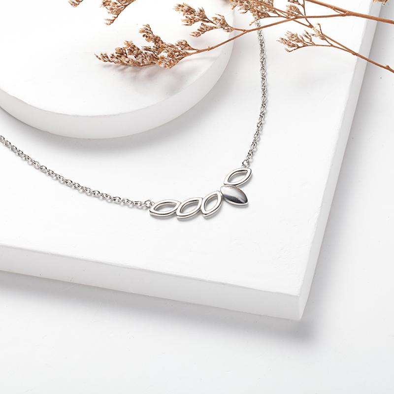 ORIVA               LEAVES NECKLACE       Stainless Steel Leaves Pendant with Small Anchor Chain In Silver Colour