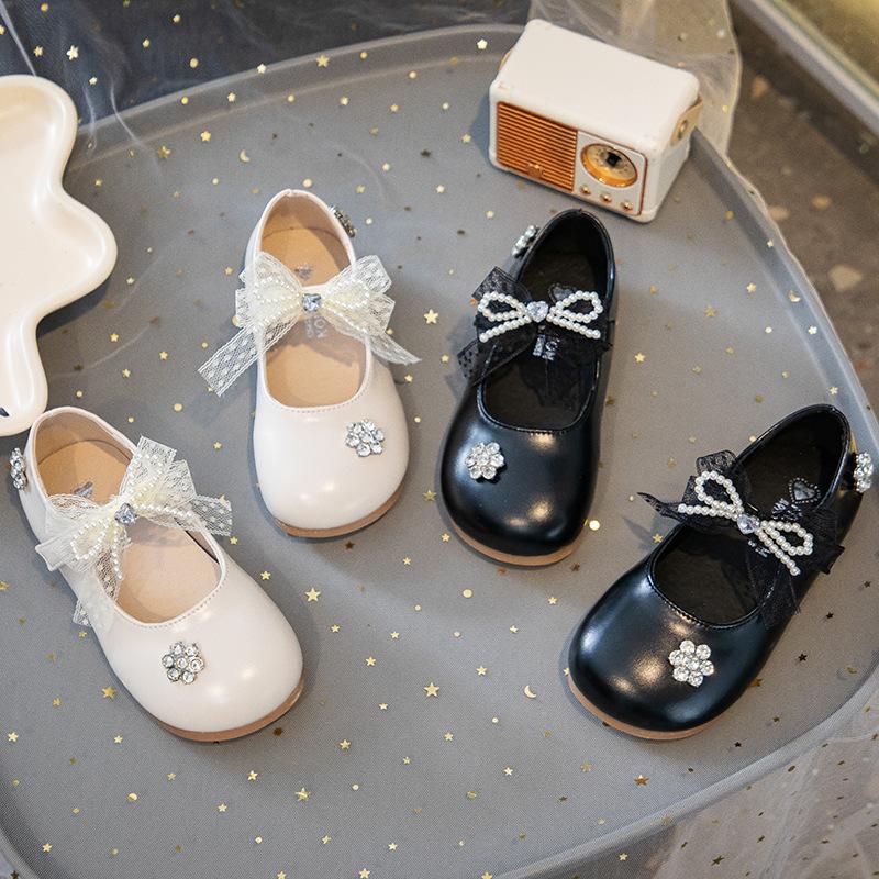 Кожаная обувь для девочек 2025 осень новая обувь принцессы с бантом и кристаллами модная детская обувь на мягкой подошве повседневная