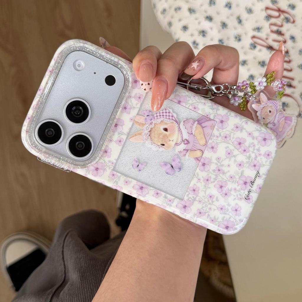 Фиолетовый чехол-цепочка с цветочным узором и кроликом для iPhone 15/14/16/17 Pro Max