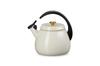 Чайник Le Creuset Crochet Gold, 2,1 л, кремовый, с ручкой, для газовой/индукционной плиты [Официальный продукт]