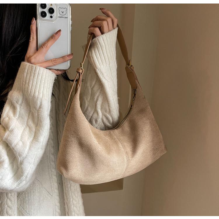 2023 Матовая Ретро Женская Сумка Через Плечо - Большая Вместимость, Универсальная Сумка-Тоут на Осень/Зиму для Поездок на Работу.