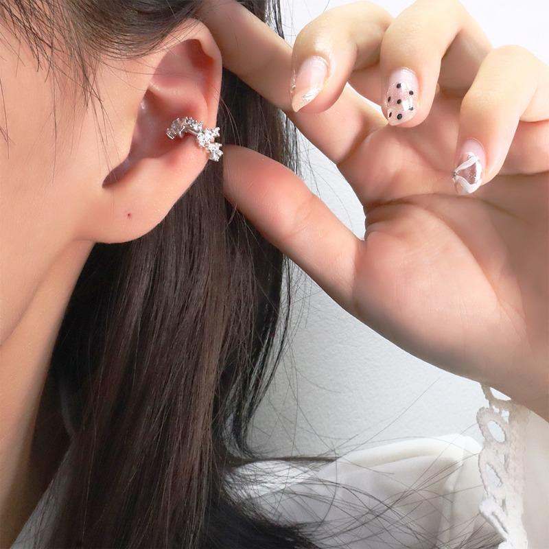 Hot 1 Pcs Irregular Star Clip Earrings For Women Fashion Simple No Piercing Ear Cuff Zircon Gift