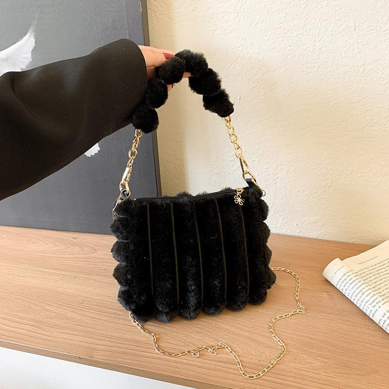 Plush bag women's autumn and winter new plush bag casual versatile chain shoulder messenger bag women's portable small square bag