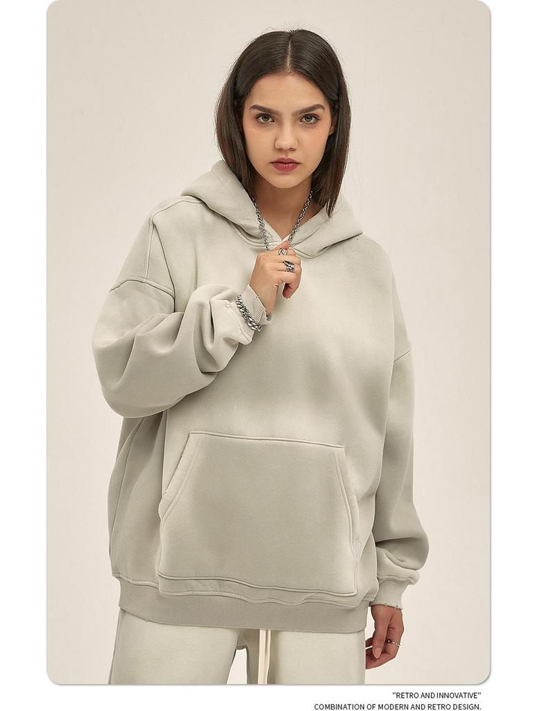 Комплект худи и спортивных штанов с эффектом потертости и градиентной окраской - Ретро уличный тренд для пар