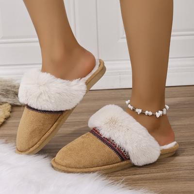 Для улицы носите мягкую обувь на толстой подошве, теплую обувь на флисе и хлопковые тапочки для женщин дома.