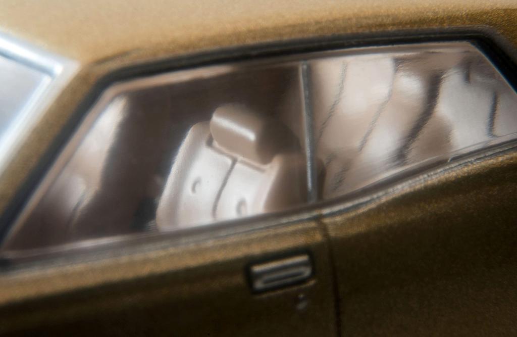 Tomica Limited Vintage Neo 164 LV-N251a Nissan Gloria 4-Door HT F Type 2800SGL Beige 76 Year 316619