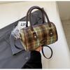 Stylish Large Capacity Plaid Shoulder Tote Bag For Women With Vintage Charm In Green