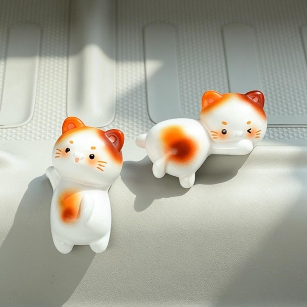 Resin Crafts Mini Cat Ornament Wealth Cat Kitten Statue Creative Cat Figurines Desktop Decoration