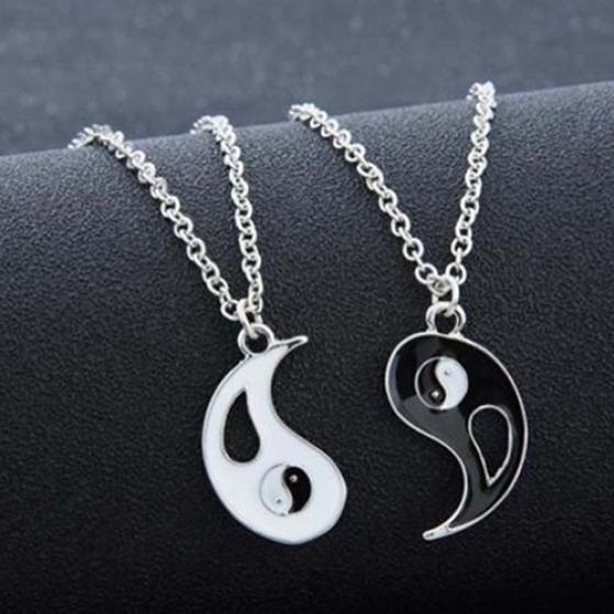2 Pcs Black White Yin Yang Hollow Pendant Necklace Couple Sister Friend Jewelry ARI