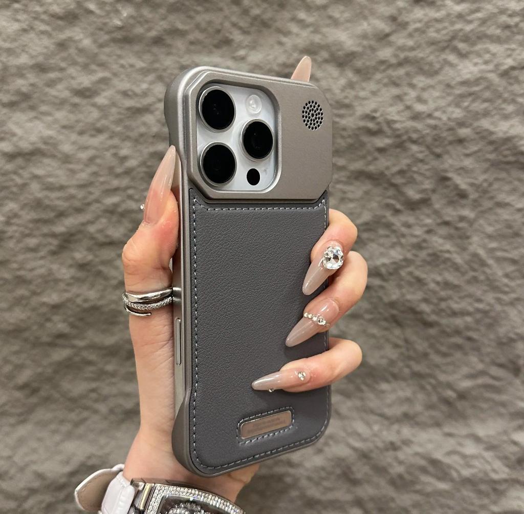 Магнитный чехол с ароматом кожи для iPhone 17 Pro Max с металлической рамкой, безрамочный дизайн