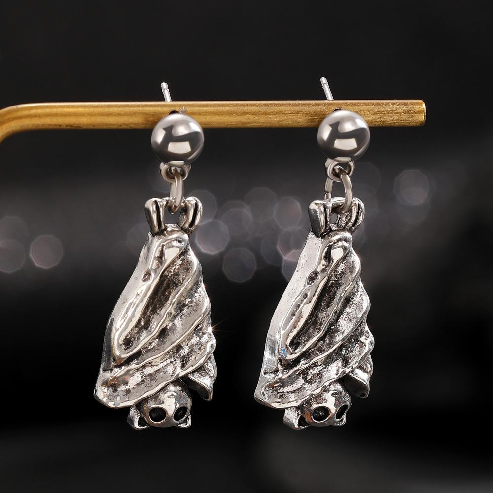 Gothic Style Halloween Upside-Down Bat Earring Stud Zinc Zinc Alloy Inverted Bat Earring Stud  Women