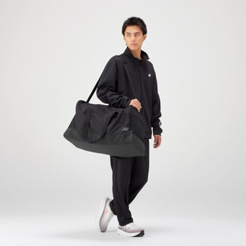 Большая спортивная сумка New Balance Essential (LAB53515) Сумка-бостон, большой вместимости, черная, один размер