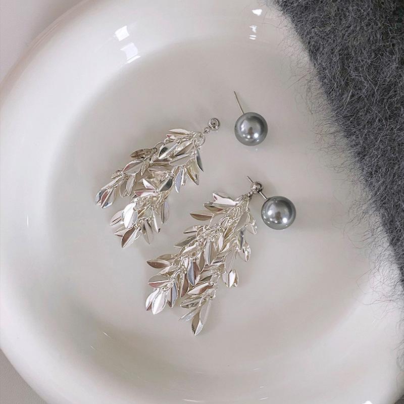 Elegant Zircon Pearl French Retro Luxury Earrings 2025