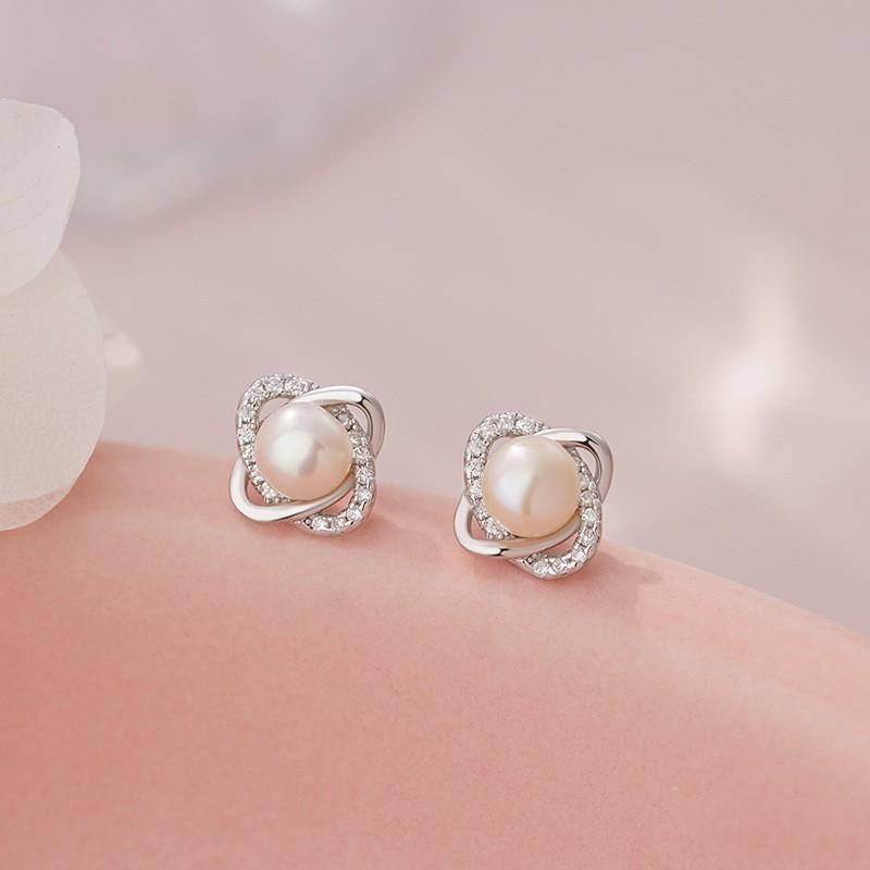 Elegant Pearl Stud Earrings Women Pure Geometric Design Lightweight Luxury Daily Wear