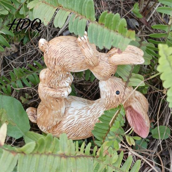 Lifelike Bunny Statue Kissing Figurine Resin for Home And Garden Decor Shelf Decor Bedroom Romantic Rabbit Sculpture Living Room Desk or Outdoor