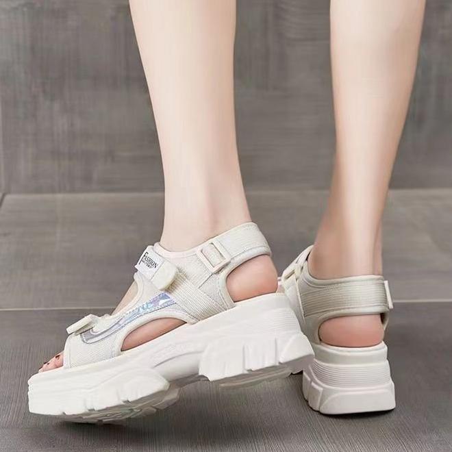 Summer Sports Women Thicksoled Sandals And Leisure Hook And Loop Women Shoes Nonslip Lightweight Platform Shoes