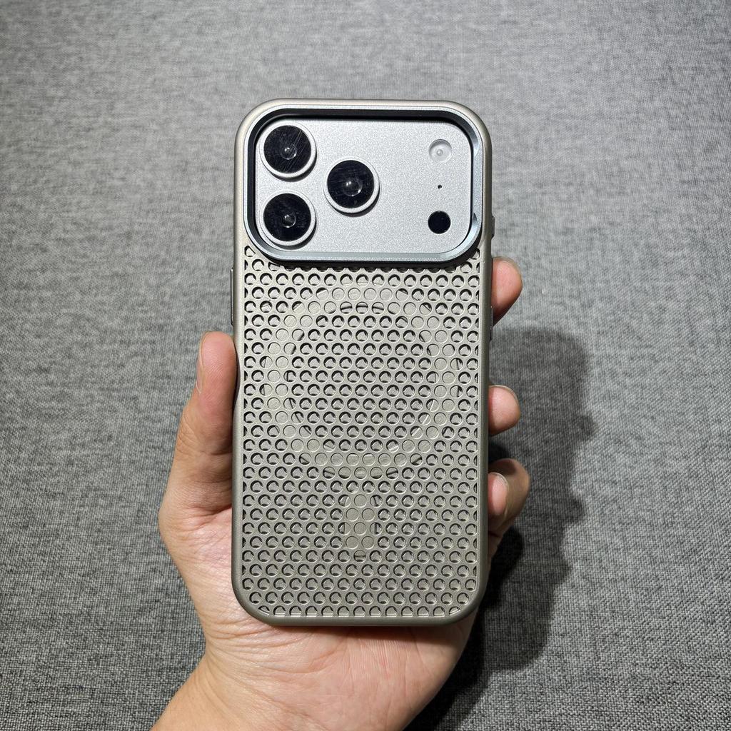 Сотовая структура для теплоотвода Магнитный защитный чехол для iPhone 16 Pro Max - Однотонный жесткий корпус с дизайном большого отверстия