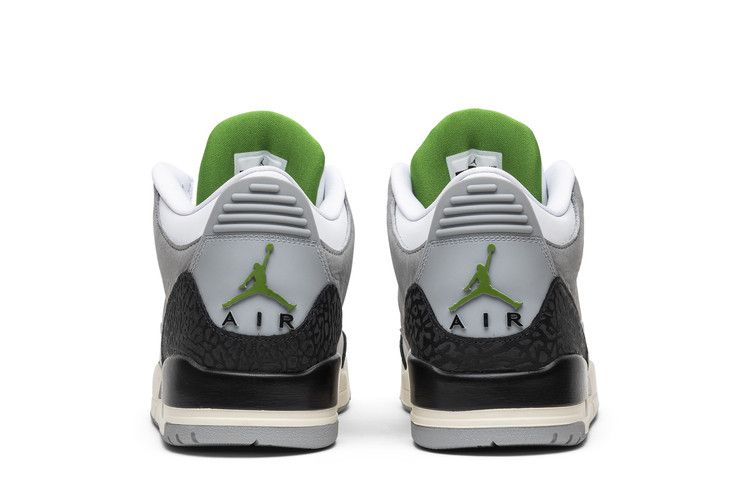 Мужские кроссовки Nike Jordan 3 Retro Chlorophyll Светло-дымчато-серый/Хлорофилл-Черный-Белый
