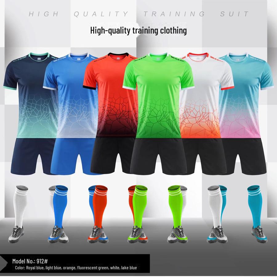 Летние спортивные костюмы для мальчиков: Футбольная форма и футболки для юношеских команд