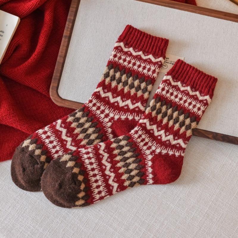 Новогодние красные носки, носки с узором «Фэр-Айл», осенне-зимние утолщенные шерстяные носки до середины икры, ромбовидные ретро
