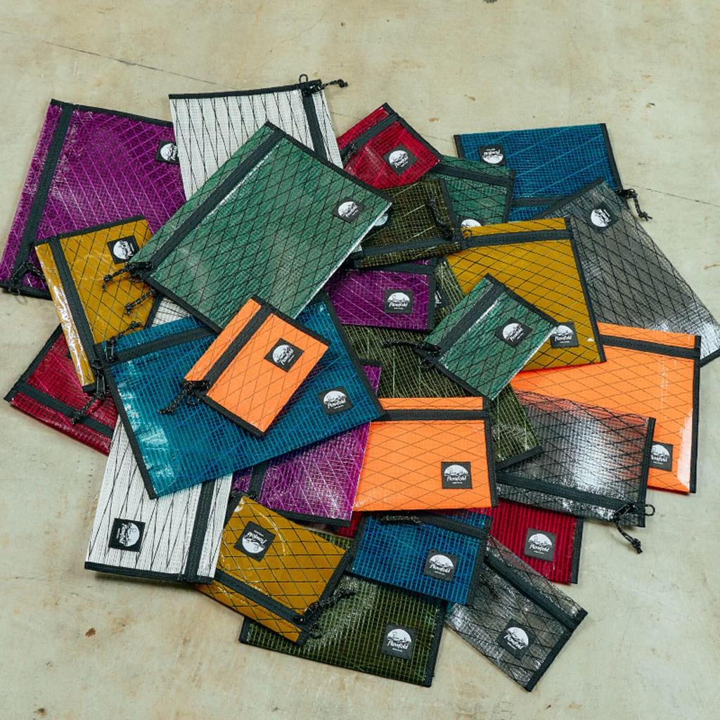 Flowfold Recycled Sailcloth Voyager Zipper Pouch M Lightweight Travel Pouch CarrotSailcloth - - ffmrtp331-JP