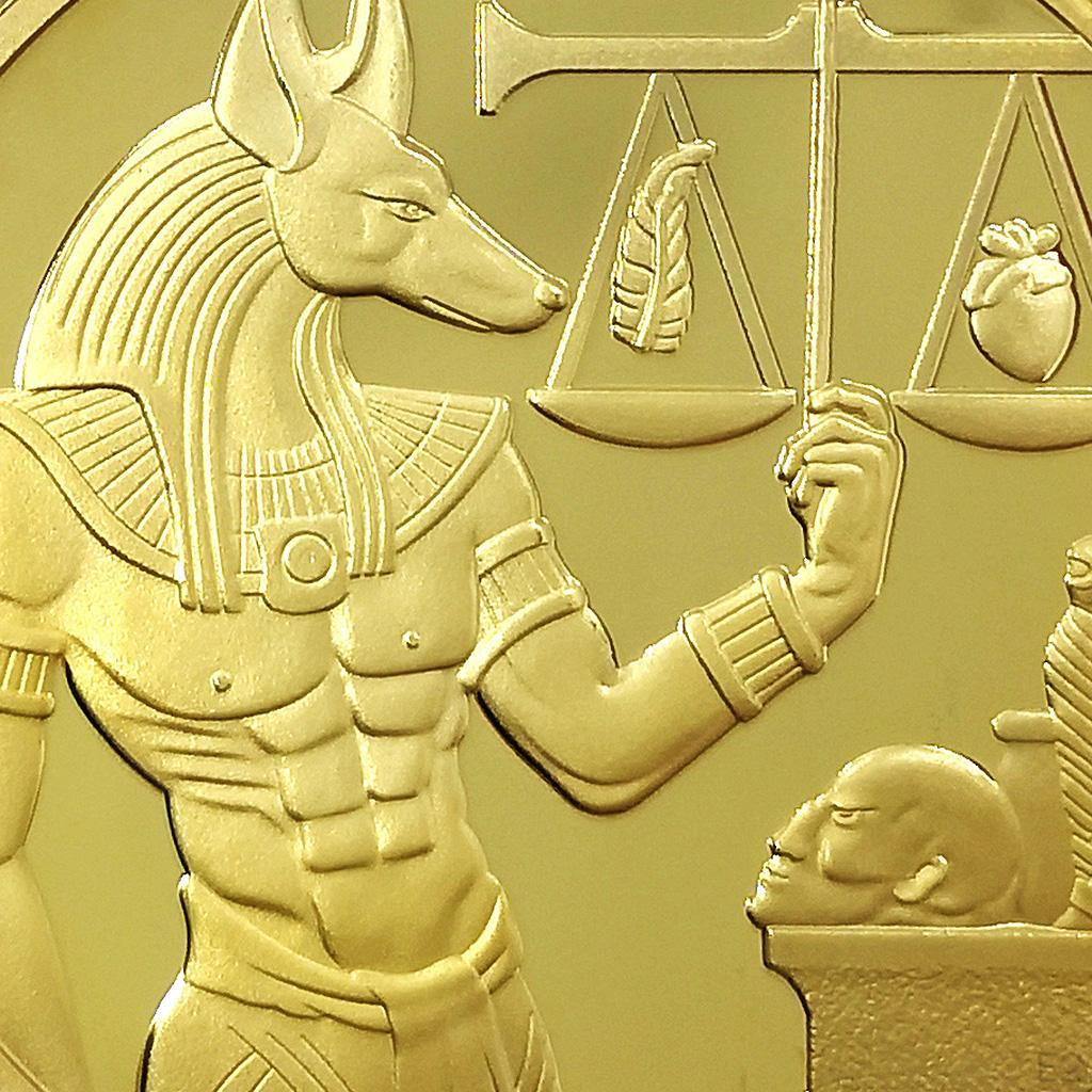 Позолоченная памятная монета